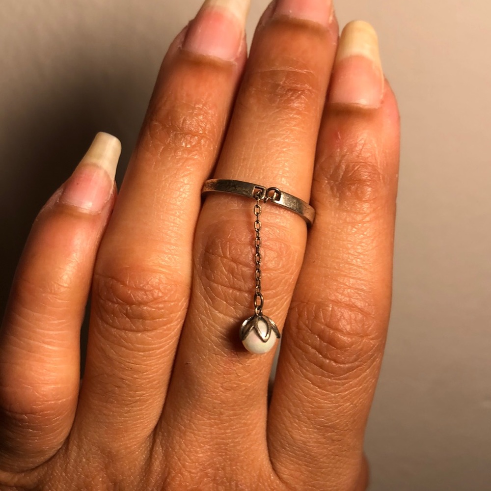 Tarnished silver pearl ring size 5.5 - Picture 3 of 4
